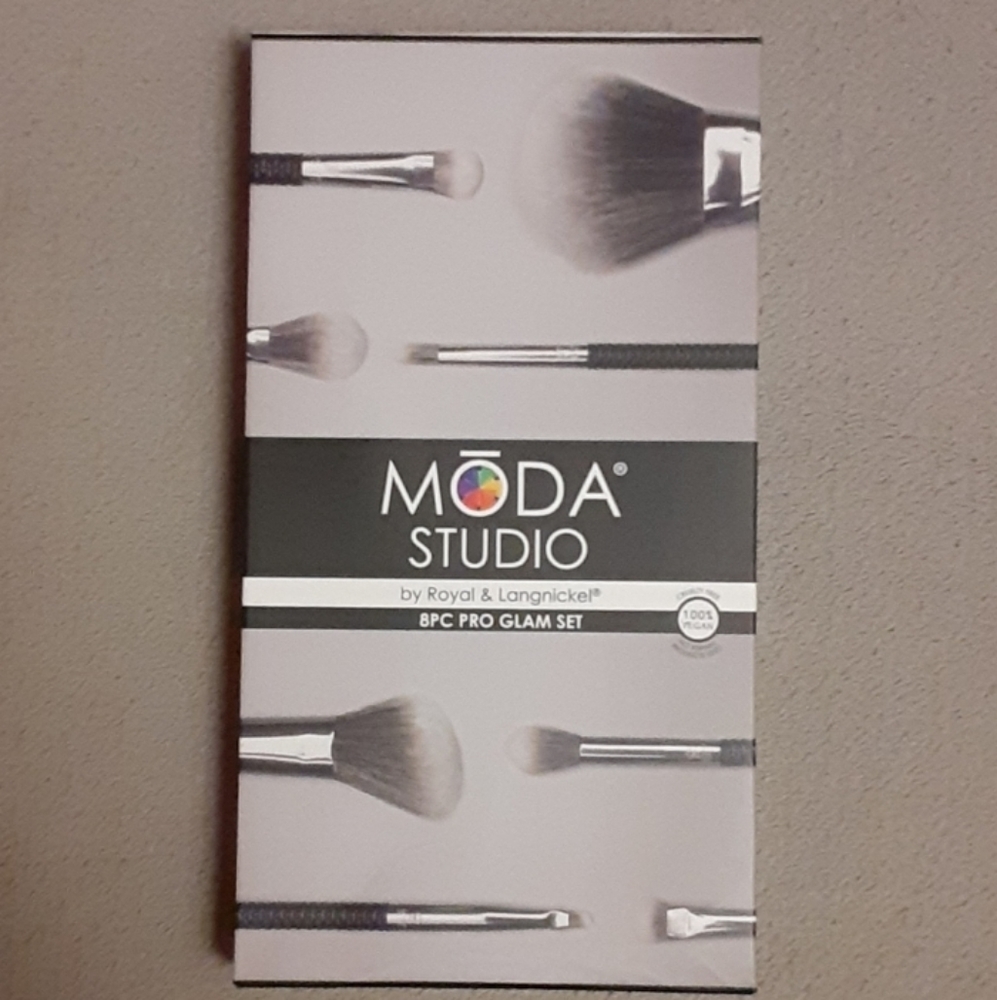 Moda Studio 8pc Pro Glam Set - Picture 2 of 6